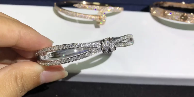 婚戒选购攻略：如何挑选寓意深刻、耐看的结婚对戒，打造浪漫婚典必备单品