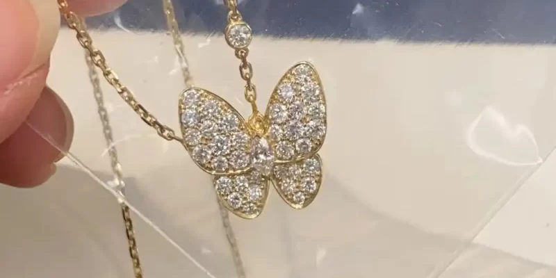 求婚钻戒选购攻略：如何挑选完美婚戒，让爱情闪耀永恒光芒！