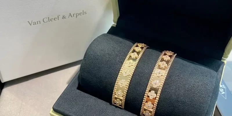 如何挑选完美求婚钻戒：专家推荐与选购技巧揭秘