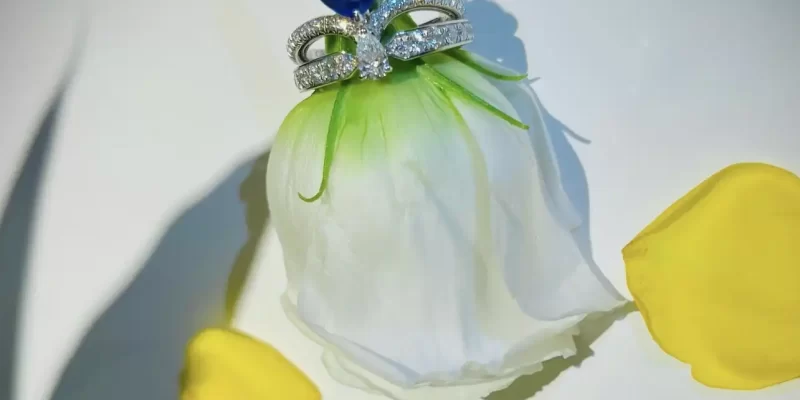 求婚钻戒选购攻略：如何挑选完美钻戒助力浪漫求婚成功！
