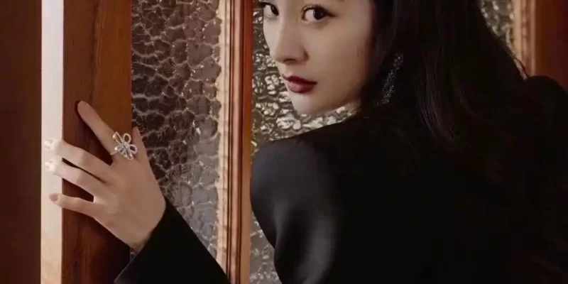 如何挑选完美求婚钻戒：专业指南与选购技巧分析