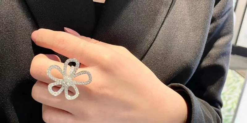 选购指南：结婚对戒搭配技巧与选购秘籍，让你的爱情见证更闪耀！
