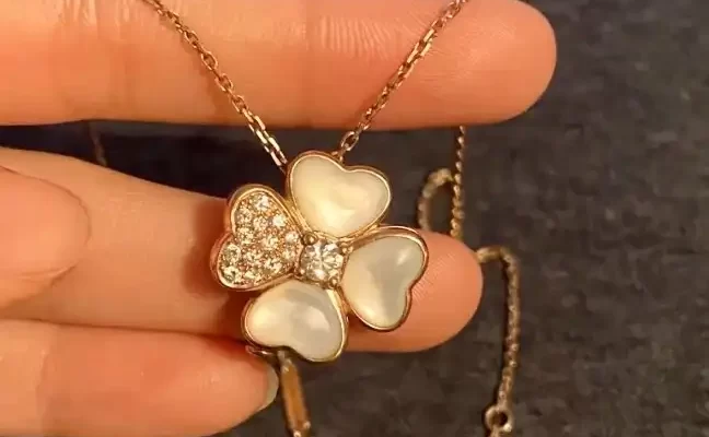 求婚必备！如何挑选完美求婚钻戒，打造浪漫求婚仪式攻略