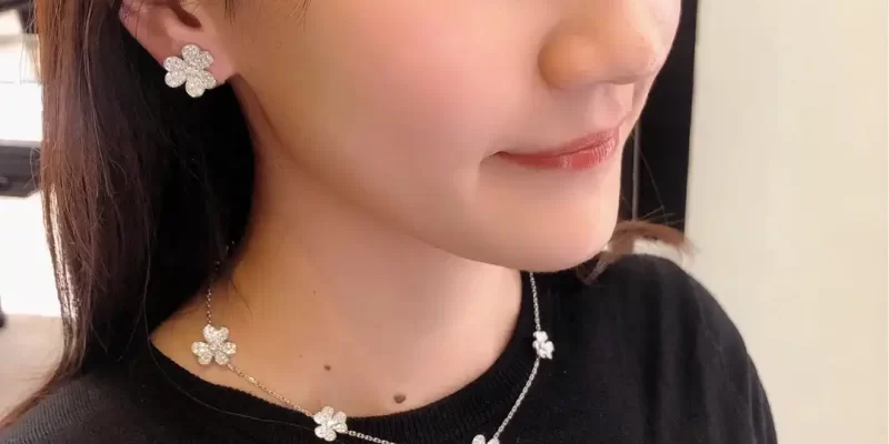 结婚对戒选购攻略：如何挑选完美搭配的情侣对戒，打造浪漫婚戒组合！