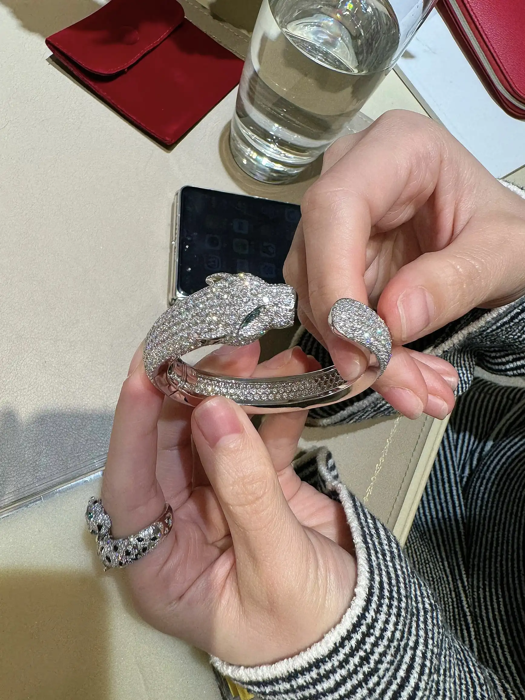 十年前1.8万买的钻戒，如今只能卖180元，贬值99%
