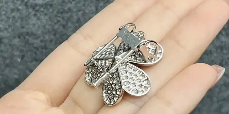 求婚必备！选购攻略：揭秘最适合的求婚钻戒款式与选购技巧