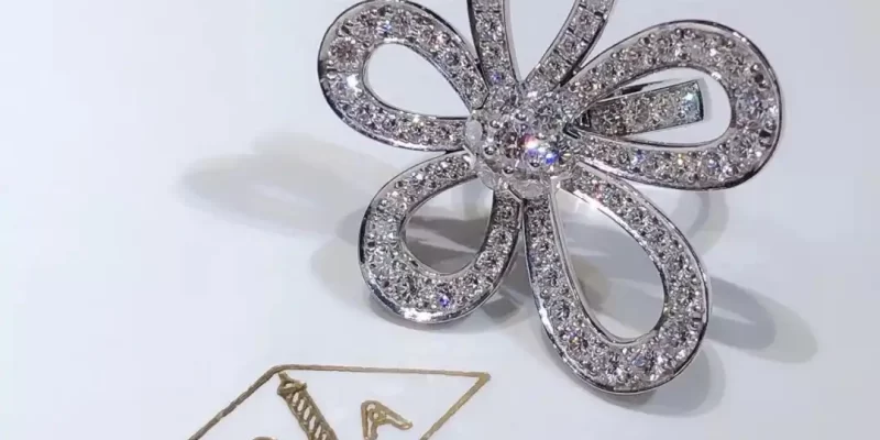 求婚钻戒挑选攻略：如何选择完美婚戒，打造浪漫求婚时刻！