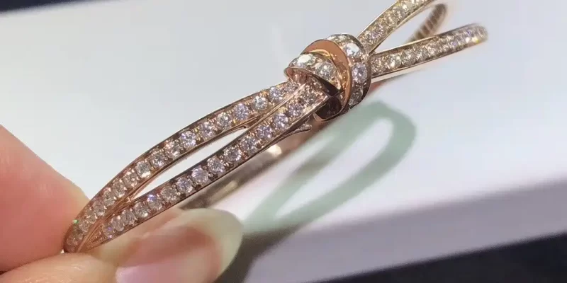 婚戒搭配攻略：挑选寓意深刻的结婚对戒，见证永恒爱情的最佳选择！