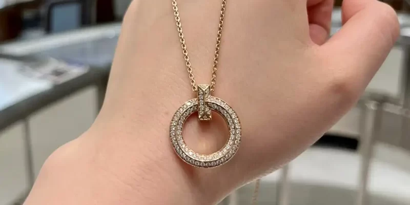 钻戒与黄金：婚姻中的抉择难题