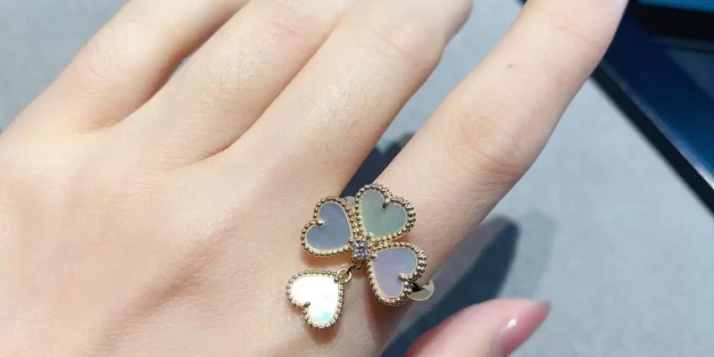 婚戒选购攻略：如何挑选完美求婚钻戒，提升求婚成功率！