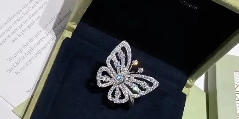 浪漫求婚必备：揭秘如何挑选完美求婚钻戒，打造难忘求婚时刻！
