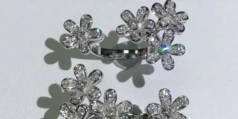 求婚必备！揭秘挑选完美求婚钻戒的五大要素与选购攻略