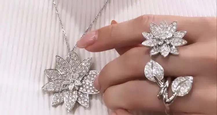 选购指南：2023年热门结婚对戒款式与搭配技巧，助力完美婚戒组合！