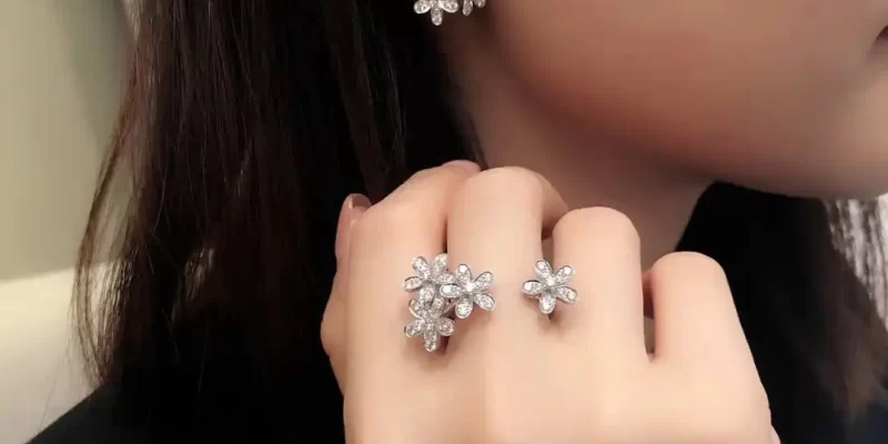 浪漫求婚必备！揭秘最适合的求婚钻戒选择与选购技巧