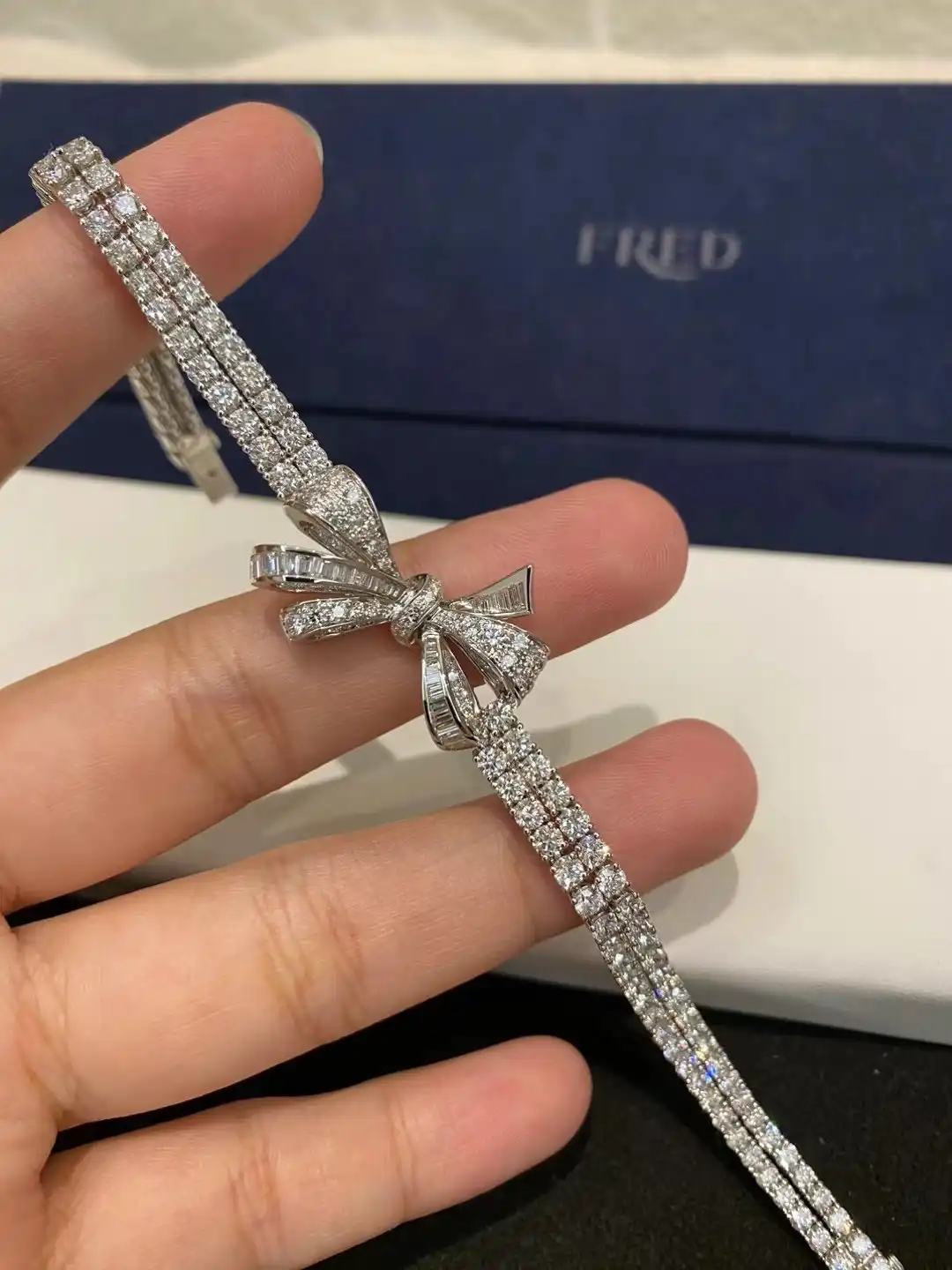 8万5买的钻戒，说好100%回购“中国黄金”变卦了!消费者求助