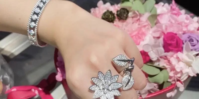 选购指南：2023年热门结婚对戒款式与搭配技巧，让你的爱情见证更璀璨！