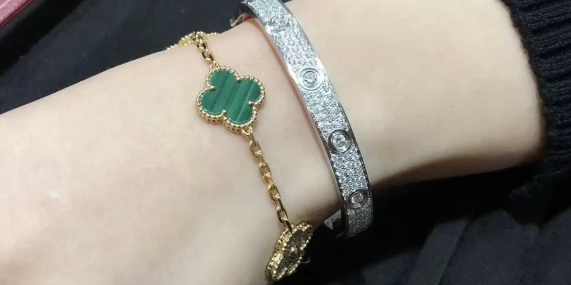 求婚必备！如何挑选完美求婚钻戒，让爱情璀璨闪耀SEO指南