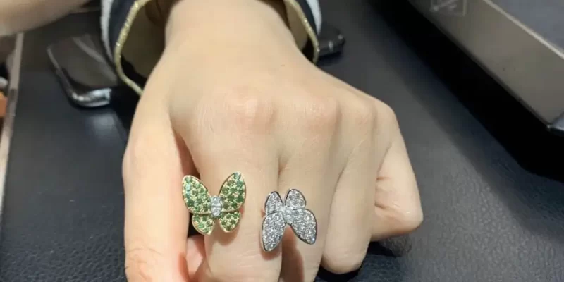 结婚对戒选购攻略：时尚款式与寓意详解，助你挑选完美婚戒搭配！