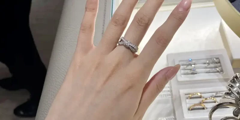 婚戒选购攻略：挑选完美结婚对戒的5大关键要素，让你的爱情永恒闪耀！