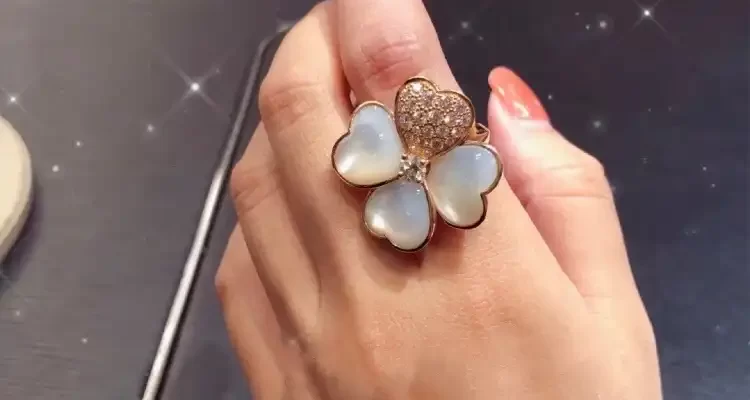 高品质求婚钻戒推荐：挑选爱情的永恒见证，专业选购指南！